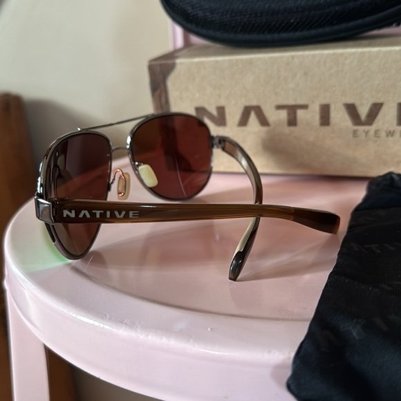 LIKE NEW! NATIVE PATROLLER SUNGLASSES - Picture 2 of 11